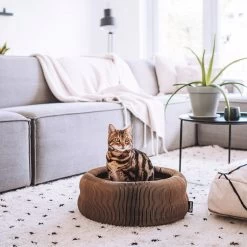 District 70 MAZE 3-in-1 Opvouwbare Kartonnen Kattenmand - Inclusief Catnip Balletje - Voor Slapen, Spelen En Krabben! -Katten Hondenbenodigdheden Winkel 1200x1200 699