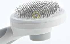 Merkloos Dierenborstel - Haarborstel Huisdieren - Borstel Voor Vacht Huisdier - Borstel Kat - Borstel Hond - Makkelijk Haar Verwijderen Met één Klik - Inclusief Speeltje - Kam Huisdier - Vachtverzorging - Massage -Katten Hondenbenodigdheden Winkel 1200x751