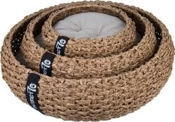 District 70 COCOON - Luxe Hondenmand Van Duurzaam Hoogwaardig Riet Met Zacht Kussen - Maten S/M/L - Large 40 District 70 COCOON - Luxe Hondenmand Van Duurzaam Hoogwaardig Riet Met Zacht Kussen - Maten S/M/L - Large -Katten Hondenbenodigdheden Winkel 1200x842