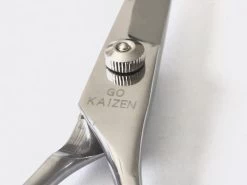 Professionele Hondenscharen Set - Extra Veilige Grooming Set - Trimscharen Voor Honden - Knipschaar - Effileerschaar / Uitdunschaar - Gebogen Schaar Met Ronde Punt - Precisieschaar - Hondenverzorging - Inclusief Kam, 2 Haarclips En Luxe Opbergdoos -Katten Hondenbenodigdheden Winkel 1200x899 8