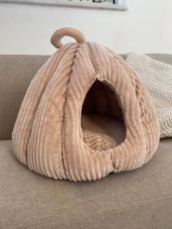 By Tiekeman Kattenmand Pompoen - Beige - Luxe Kattenmand - Kattenkussen - Anti Slip - 40x40x38 Cm -Katten Hondenbenodigdheden Winkel 900x1200 31